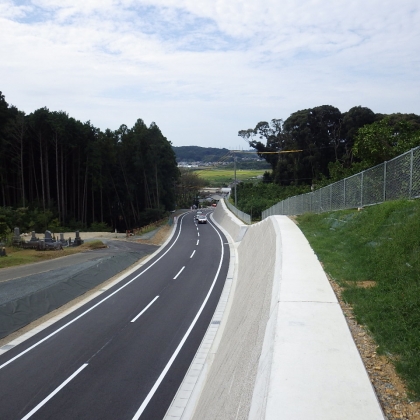 (市)須部灰の木線道路改良工事 平成26年度 社会資本整備総合交付金事業　
